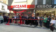 Eczane açılışında yürek burkan veda: Başhekim babasına verdiği sözü tuttu