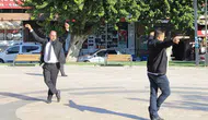 Köşk’te muhtarlardan çifte kutlama: Hem günlerini andılar hem zeybekle coştular
