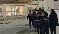 Kuşadası yolunda kaçakçılık operasyonu: Minibüsten çıkanlar şoke etti