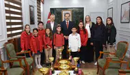 Salihli'nin satrançtaki gurur tablosu Kaymakamlıkta buluştu