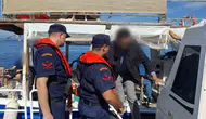 Mavi sularda acil müdahale: Sahil Güvenlik iki vatandaşı hayata bağladı