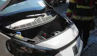 Efeler'de PTT aracında korkutan dumanlar: Ekipler teyakkuza geçti
