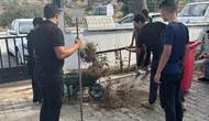 Koçarlı'da gençlerden örnek hareket: Okul bahçesini tertemiz yaptılar