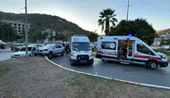 Söke'de kavşak kazası: İki araç birbirine girdi, yaralılar var