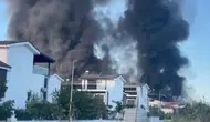 Kuşadası’nda pazar yerini alevler teslim aldı: Peş peşe patlamalar yaşandı
