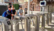 Velilerin gözü arkada kalmıyor: Okul kapısında teknolojik dönem başladı