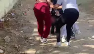Denizli'de akran dehşeti: Ortaokullu kızı çeşme başında dakikalarca darp ettiler