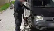 Denizli polisi zehir tacirlerine geçit vermedi: Motorun içine gizlemişlerdi