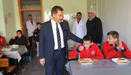 Bolvadin’de eğitimde fırsat eşitliği için öğrencilerle aynı sofrada buluştu