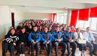 Afyonkarahisar’da gençlere rehberlik: Polis ekipleri okul sıralarına indi
