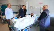 Muhtarlar Günü’nde acı kaza: Vali Akbıyık’tan yaralı muhtara ziyaret