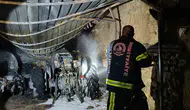 Çivril'de korku dolu anlar: Park halindeki traktör küle döndü