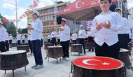 Afyonkarahisar’da 500 yıllık gelenek: 40 hatimle hazırlanan şifalı aşureler paylaşıldı