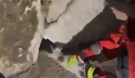 Yatağan'da gece yarısı operasyonu: Taş duvarların arasına sıkışan kedi kurtarıldı