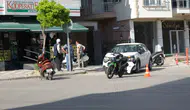 Tavşanlı'da dikkatsizlik kazaya davetiye çıkardı: Park halindeki araçla motosiklet çarpıştı