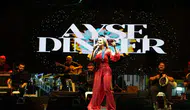 Koçarlı'da müzik ziyafeti: Ayşe Dinçer sahneye çıktı, meydanlar dolup taştı