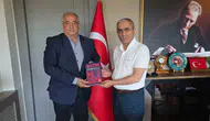 Aliağa’nın dokuma mirası raflardaki yerini aldı: Helvacı Kilimi artık kitaplarda yaşıyor
