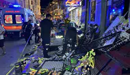 Uşak’ta dehşet anları: Kontrolden çıkan otomobil yayaların arasına daldı