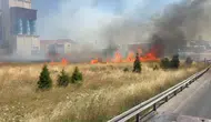 Emirdağ yolunda korkutan anız yangını: Görüş mesafesi düştü, trafik durma noktasına geldi