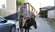 Ehliyeti yok ama 40 yıllık dostuyla trafiğe çıkıyor: Karakaçan onun için otomobilden daha değerli