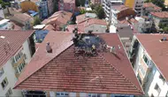 Kütahya'da gökyüzü aydınlandı, apartman çatısında korku dolu anlar yaşandı