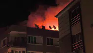 Denizli'de gece yarısı korku dolu anlar: Alevlerin arasına hortumla daldı