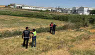 Saruhanlı'da çevre skandalı: Tavuk çiftliğinin atıkları tarım arazisine boşaltıldı