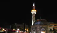 İzmir’de 15 Temmuz nöbeti: Meydanlar tek yürek oldu