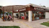 Efeler’de yaz akşamlarının yeni adresi: Bilim Kafe mesaiyi uzattı