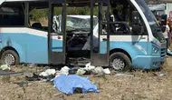 Manisa'da acı kaza: Kamyonet ile otobüs çarpıştı, bir kişi hayatını kaybetti