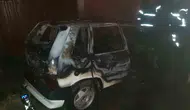 Sandıklı'da korku dolu anlar: Evin önündeki araç küle döndü