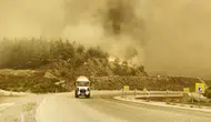 Seydikemer'de orman yangını paniği: Fethiye-Antalya yolu trafiğe kapatıldı