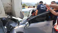 Aydın-Muğla yolunda korkunç kaza: Tırın altına giren araçtaki baba ve kızından acı haber