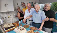 101 yıllık çınar Yenifoça’da: "Uzun yaşamın sırrı sabır ve sevgide saklı"