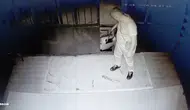 Valizli hırsızın cami turu imamların dikkatiyle son buldu