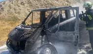 Sarayköy'de Alev Topuna Dönen Kamyonet Küle Döndü