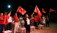 Didim’de 104. Yıl Coşkusu: Fener Alayı’ndan İzmir Marşı’na Zafer Yürüyüşü