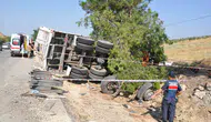 Manisa’da otobüs dehşeti: İş makinesi taşıyan kamyonla çarpıştı