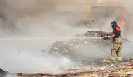 Buca sanayisinde bitmek bilmeyen çöp kâbusu: Esnaf isyan bayrağını açtı