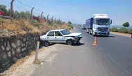 Manisa'da dehşet anları kamerada: Tırın sıkıştırdığı otomobil savruldu