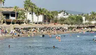 Bodrum’da kavurucu sıcak: Plajlar boşaldı, deniz doldu