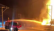 Manisa'da korkutan fabrika yangını: Ekipler alevlerle iki saat savaştı