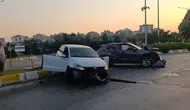 Aydın'da trafik kazası: Otomobil refüje uçtu