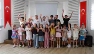 Efelerli minikler sahnede devleşiyor: Geleceğin tiyatrocuları yetişiyor