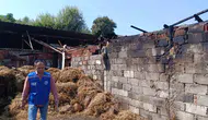 Ortaca’da ahır yangınında 500 balyası kül olan üreticiye Büyükşehir’den dayanışma eli