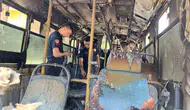 Menteşe'de park halindeki midibüs alevlere teslim oldu