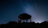 Yanık Ülke'de gökyüzü şöleni: Perseid meteorları lav akıntılarıyla buluştu
