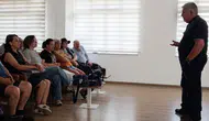 Efeler'de yeni dönem: Yaş almış bireyler için okul kapıları açılıyor