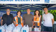 Kuşadası'nda minik öğrencilere beslenme desteği: 1400 aileye nefes aldıracak proje başladı