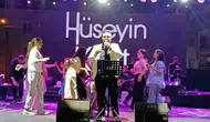 Selendi’de 104. Kurtuluş Coşkusu Sahneye Taştı: Başkan Daban, Hüseyin Kağıt’a Eşlik Etti